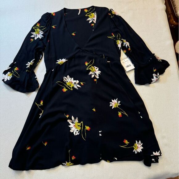 NWT free people, black floral wrap dress size small. Bohemian feminine hippie - Picture 1 of 11